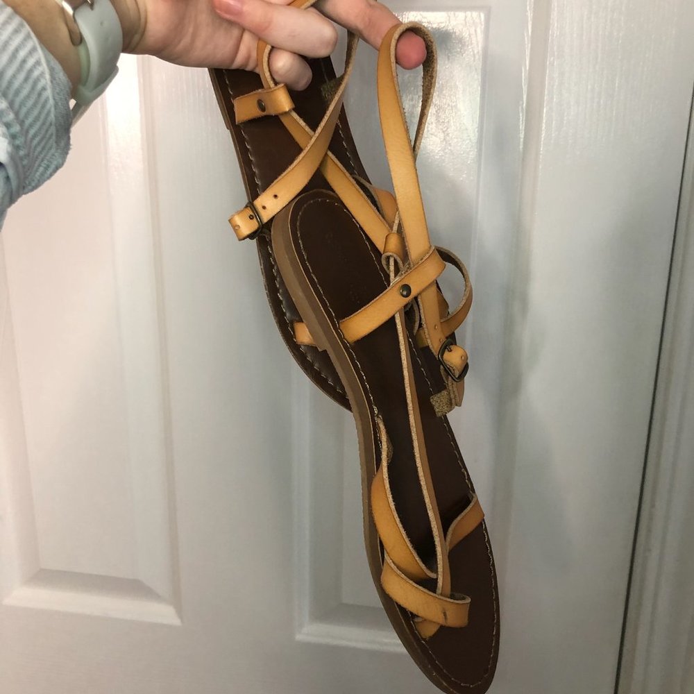 Sandles